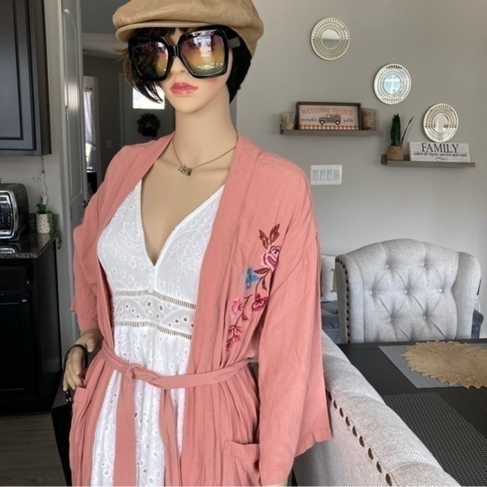 💋 Xhilaration coral peach kimono robe 👘 tie long cardigan Embroidered floral